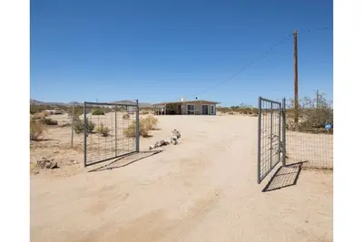 Image de High Desert Vistas 1960 Homestead Cabin On 5 Acres