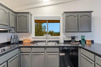 Image de House In The Clouds | Views🌄Game Room⚽️Hot Tub🌀