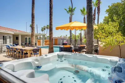 Private Pool & Hot Tub: Spacious Scottsdale Home!