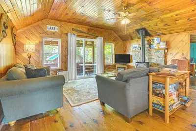 Image de Rustic Cabin Retreat on Rangeley Lake!