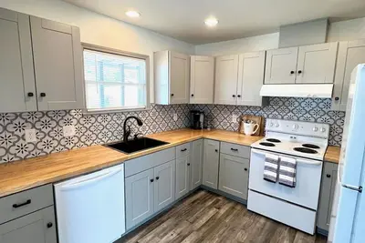 Image de Newly renovated in in downtown Yreka, near hospital