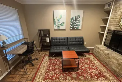 Image de Hwy Access|3br|Free Parking & Coffee| Fast Wi-fi