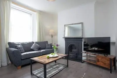 Image de Torquay - House - Sleeps 6 - Pet Friendly