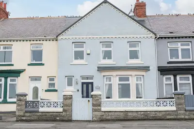 Image de 7 Marine Drive, pet friendly, character holiday cottage in Hartlepool