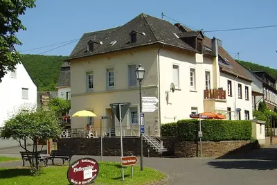 Image de Beautiful apartment with a view of the vineyards/on the banks of the Moselle/2 terraces just for you