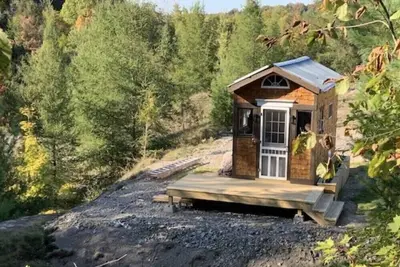 Image de Berkshire's Off The Grid Tiny Home