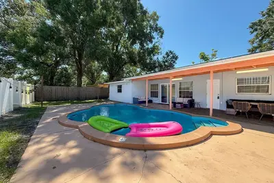 Image de Private Pool | Near Hard Rock Casino | Tampa Home