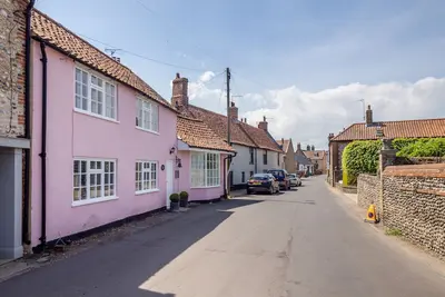Image de Three double bedroom fisherman’s cottage-breathtaking views across Rspb marshes.
