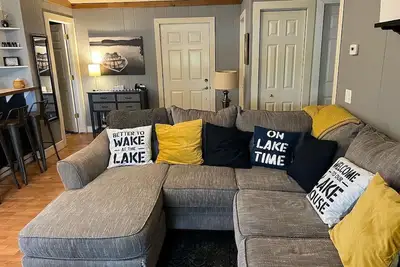 Image de 3 bedroom lake house & pool, only 35 min. to Wisconsin Dell and Cascade Mountain