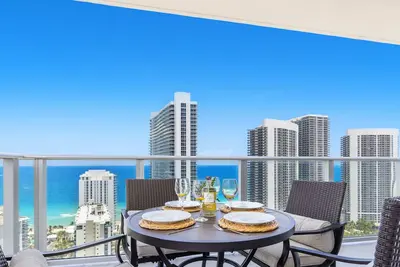 Image de Luxury 2Br- Front Ocean & Bay View|Amazing Pools