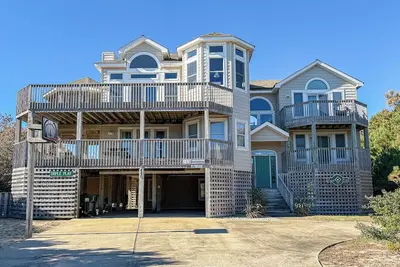 Image de Triple Play - 6 Br Oceanside home w/Private Pool & Hot Tub