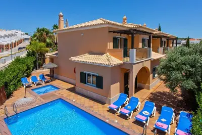 Image de Villa Norcas Grande, private, central, heated pool