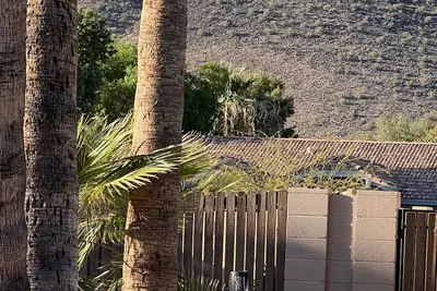 Image de Romantic escape overlooking the mountains, close to the city and nature, trails.