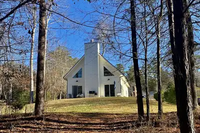 Image de Modern Lake House w/ private Dock — Near Dahlonega and Wineries!