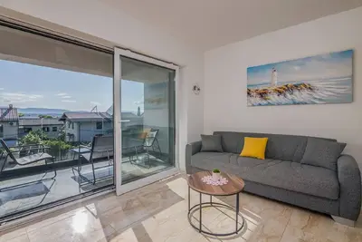 Image de Appartement de vacances Malinska pour 1 - 6 personnes avec 3 chambres à coucher - Appartement de vac