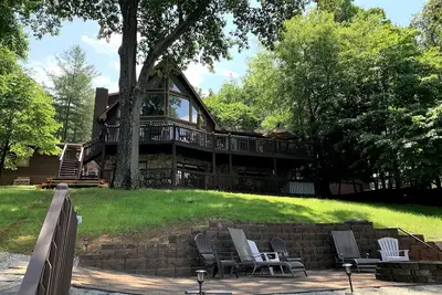 Image de Sunset Dreams Norris Lake Front house/Deerfield Resort-sleeps 14/hot tub/slip