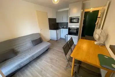 Image de Appartement climatisé avec 1 chambre à deux pas de la plage des Sablettes