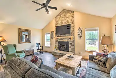 Image de Cozy Ronald Retreat w/ Community Amenities!