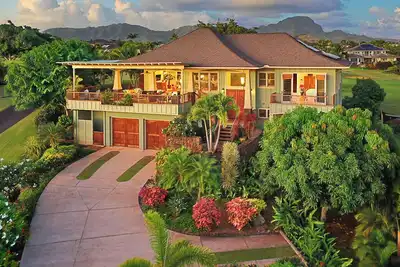 Image de Hale Makani Nui: Sea-View Hilltop Villa Near Beaches