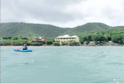 Image de Surf Sound North Shore Beachfront Home