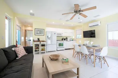 Image de Casa Del Mar # 5, Beach access