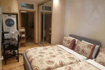 Image de London Luxury Apt - Mayflower  1min Walk from Tube Redbridge Station