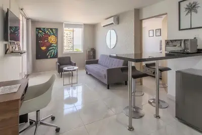 Image de Stylish & Renovated Condo in El Laguito