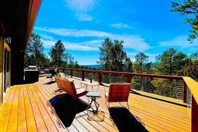 Image de Mountain View, Hot Tub, Pool Table, 15 Guests, 5 Bedrooms, 5 Bathrooms, dtown 7m