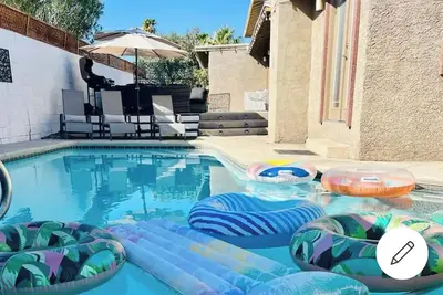 Image de Luxury Villa with private pool 5br/4ba