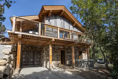 Image de Chalet Ferroker - Luxe avec Sauna et Jacuzzi