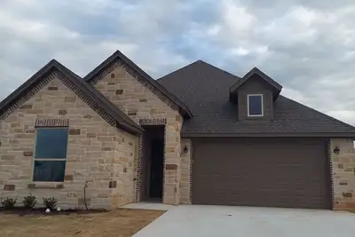 Image de Located on 3rd hole of Rb Golf course. Nice quiet area. Fully furnished.
