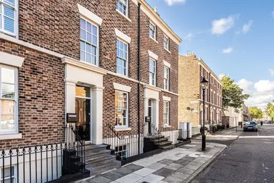 Image de New-Reno Georgian Townhouse (free park)
