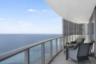 Image de Incredible oceanfront apartment with breathtaking views - 22th floor