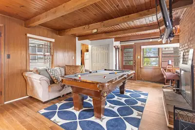 Image de A Breath of fresh Country Air with hot tub.