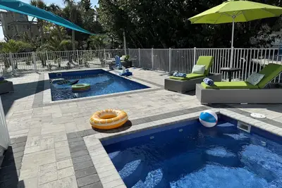 Image de Oasis: Pool, Hot Tub, Golf Cart & Stunning Views