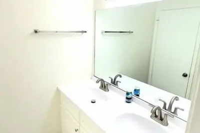 Image de Cozy Smyrna Townhome Minutes from Braves Stadium! !