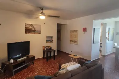 Image de Walking Surfers \nQuiet and comfortable house near to beaches and restaurants.