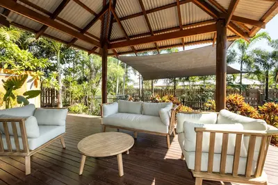 Image de 5 Bedroom with Sweeping Veranda & Private Pool