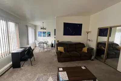 Image de One bedroom top floor condo with Mountain View from bedroom