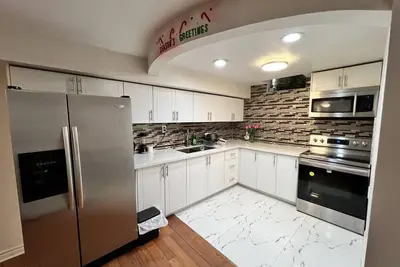 Image de An Elegant and Cozy 2-bedroom space near Heartland Towncenter