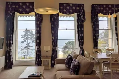 Image de A tranquil beach paradise on the coast of devon.