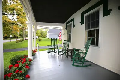 Image de Historic Home at Sheldrake in the Finger Lakes