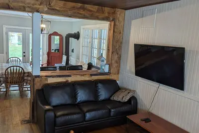 Image de Rustic Cottage on Sandy Lake Creek