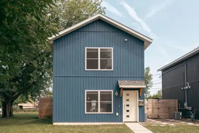 Image de Pet Friendly, Fully Fenced Yard ☀️🌊🌾👙🐾