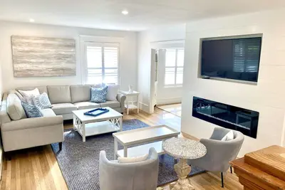 Image de Town/Brant Point-Gorgeous-Spacious/Prime Location/Short Walk Beaches/Town Center