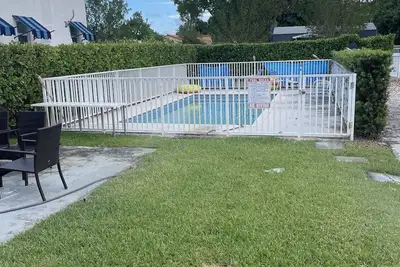 Image de Bright  spacious 2 bedroom pool  centrally located