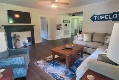 Image de Spacious Historic Downtown home that sleeps up to 10!