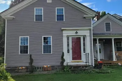 Image de 3400 Sq Ft House minutes from Slu able to sleep 12 guests