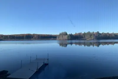 Image de Lakefront Home