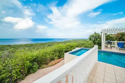 Image de Peaceful 3 Bedroom Villa W/ Private Pool &Seaview- Nearby beaches - Coral Estate
